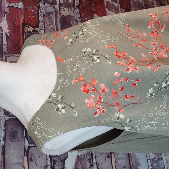 DG2 By Diane Gilman Mixed-Media Double Layered Tank - Picture 5 of 10